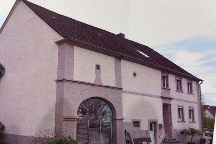 Schönes Wohnhaus mit Scheune und Schuppenanbau - Breitenbach