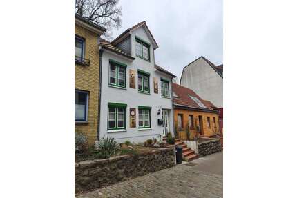 Haus zum Kaufen in Flensburg 300.000,00 € 90 m²