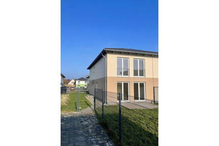 Exklusive Neubau-Doppelhaushälfte | 140 m² | Garten, Terrasse & direkte S-Bahn-Anbindung nach Berlin - Schöneiche bei Berlin