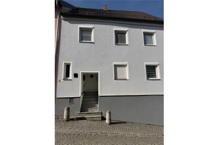 Attraktives Reihenhaus im Stadtzentrum – ca. 180 m² - Landau an der Isar