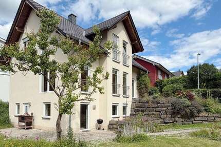 Haus zum Kaufen in Linz am Rhein 547.000,00 € 180 m²