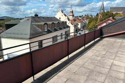 Wohnung mit Weitblick - 700,00&nbsp;EUR Kaltmiete, ca.&nbsp; 85,00&nbsp;m&sup2; in Cham (PLZ: 93413)