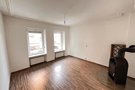 Gemütliche 2-Zimmer-Wohnung mit Kamin, großem Bad & Garten - Pirmasens Fehrbach