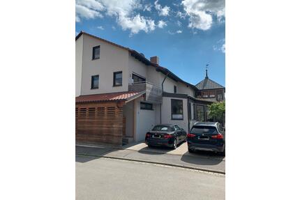 Helle Maisonette Wohnung in Eibelstadt mit EBK & Balkon ca. 75qm