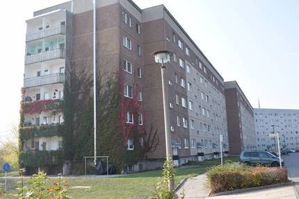 3-R-Wohnung mit Balkon - 292,00&nbsp;EUR Kaltmiete, ca.&nbsp; 54,90&nbsp;m&sup2;&nbsp;Wohnfl&auml;che in Hainichen (PLZ: 09661)