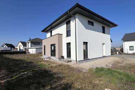 Haus zum Kaufen in Wiedemar OT Zwochau 539.000,00 € 155 m²