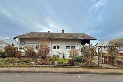 Haus zum Kaufen in Aglasterhausen 339.000,00 € 175 m²