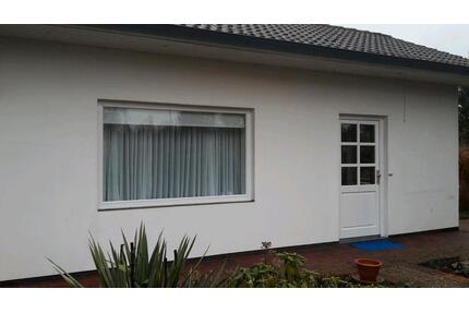 2 Zi. Wohnung ca. 40 qm NUR AN WOCHENENDPENDLERIN - Hoisdorf