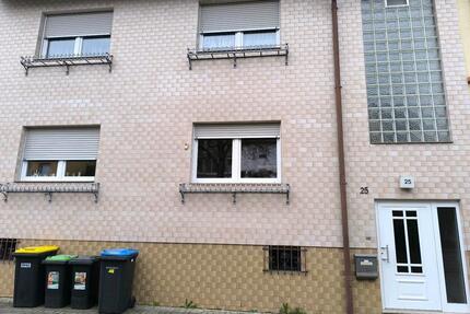 Haus zu vermieten - 1.200,00&nbsp;EUR Kaltmiete, ca.&nbsp; 140,00&nbsp;m&sup2; in Schiffweiler (PLZ: 66578)