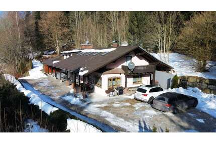 Haus zum Kaufen in Lalling 550.000,00 € 230 m²