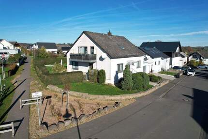 Gepflegtes Ein- oder Zweifamilienhaus in bevorzugter Wohnlage in Arzfeld.