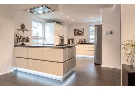 Einfamilienhaus in Tiengen mit Baugrundstück - Waldshut-Tiengen