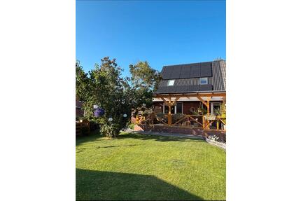 Grüne Oase im Herzen von Norden: Energetisch & modern saniert