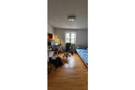 One room in WG - 300,00&nbsp;EUR Kaltmiete, ca.&nbsp; 15,00&nbsp;m&sup2; in Ingolstadt (PLZ: 85051) Münchener Straße