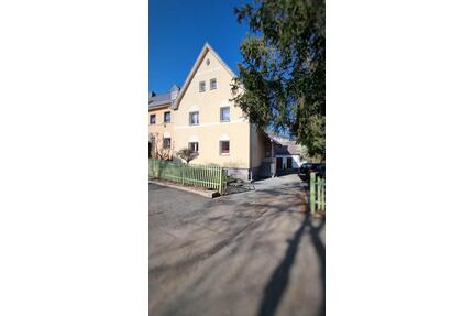 Ruhige Wohnlage - 2 Zimmer WE im EG - Reihenendhaus - Schleiz