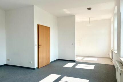 Schlosschemnitz * Lichtdurchflutete 1 Zimmerwohnung * Frei