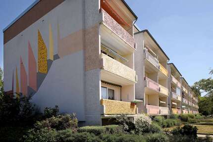 Wohnung zum Mieten in Neubrandenburg 312,00 € 62.79 m²