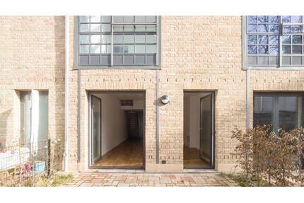 HOMESK - Exklusives Townhouse mit Garten im sanierten Denkmal der Glockengießerei-Neukölln - Berlin