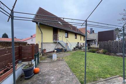 Zweifamilienhaus mit großem Grundstück und Scheune in Westerhausen