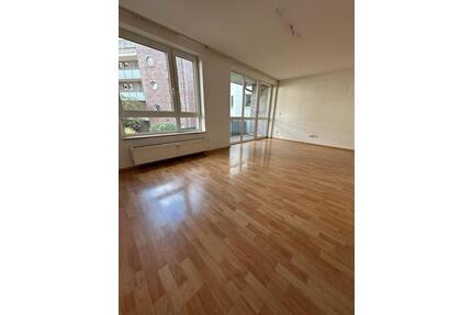 2,5 Zimmer Wohnung zentral & hell mit Balkon - Duisburg Duisburg-Mitte