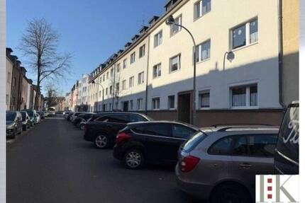 MFH in Düsseldorf-Eller! Entwicklungspotenzial für Anleger!! VOLLVERMIETET!