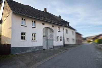 MIT EINLIEGERBEREICH UND ENTWICKLUNGSPOTENZIAL - Marsberg
