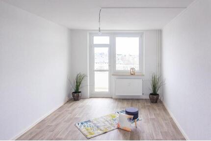 Modernisierte 3-Raum-Wohnung mit Balkon und Tageslichtbad - Chemnitz Adelsberg