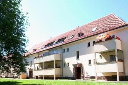 Schöne 3 Raum Wohnung mit Tageslicht Bad und Balkon - Taucha