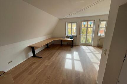 Dachgeschosswohnung mit Balkon in Hirschau