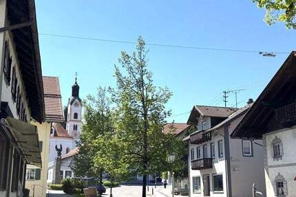 Bad Kohlgrub - offen gestaltete Wohnung mit zwei Balkonen