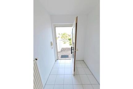 Provisionsfrei, bezugsfrei: Sonnige 2-Zi. Whg. mit Süd-Balkon - Forchheim