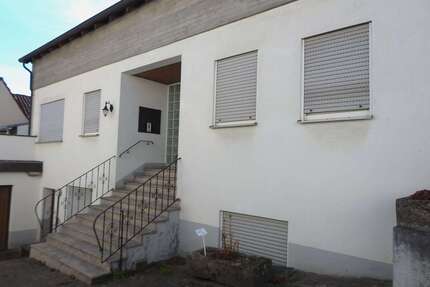Haus zum Mieten in Frankweiler 1.300,00 € 160 m²