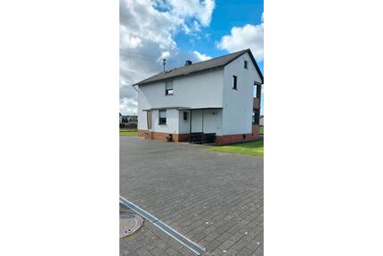 Haus in Salmtal zu vermieten - 1.250,00&nbsp;EUR Kaltmiete, ca.&nbsp; 130,00&nbsp;m&sup2; in Salmtal (PLZ: 54528)