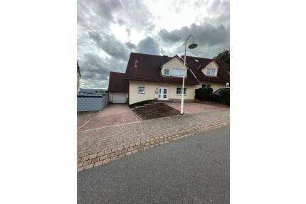 Doppelhaushälfte im Ortsteil Streit von Privat zu verkaufen - Erlenbach am Main