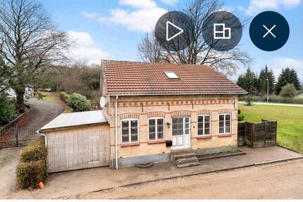 Einfamilienhaus in Varnæs Dk - 113.000,00&nbsp;EUR Kaufpreis, ca.&nbsp; 152,00&nbsp;m&sup2; in Harrislee (PLZ: 24955)