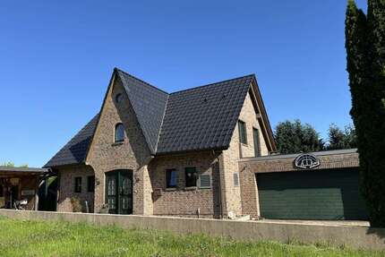 Haus zum Kaufen in Bad Pyrmont Großenberg 389.000,00 € 139.16 m² - Bad Pyrmont / Großenberg