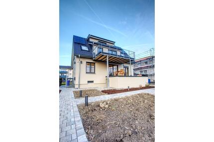 Frisch kernsanierte 2-Zimmer-Wohnung mit großer Terrasse möbliert - Lindau (Bodensee)