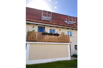 Romantische Landwohnung - 830,00&nbsp;EUR Kaltmiete, ca.&nbsp; 74,00&nbsp;m&sup2; in Pleß (PLZ: 87773)