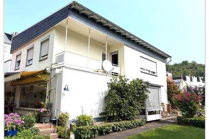 +++ Einmalig im Zentrum Lahnsteins - Wunderschönes Einfamilienhaus mit großem Garten und Parkflächen