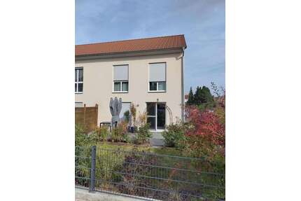 Haus zum Mieten in Eitensheim 1.640,00 € 158 m²