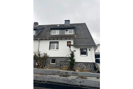 Haus mieten: DHH mit Einbauküche, Garten & Carport - Großalmerode