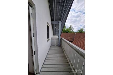 Charmante 3 Zimmer-Dachgesschoss-Wohnung mit Balkon - Hutthurm Lenzersdorf