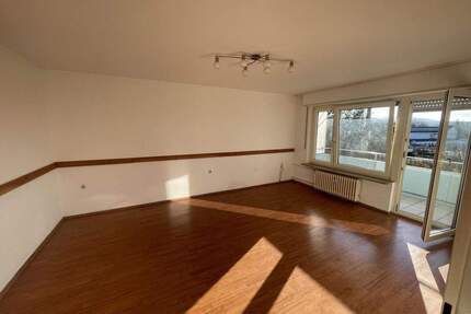 Helle 4-Zimmer Wohnung mit Balkon und Garage in Metzingen