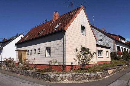5-Zimmer-Erdgeschosswohnung mit Garage in ruhiger Lage von Bischmisheim - Saarbrücken