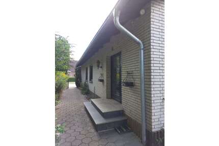 Haus zum Kaufen in Hatten 349.000,00 € 136 m²