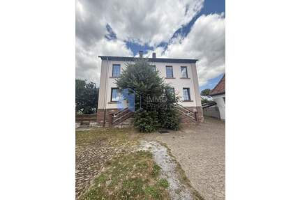 Außergewöhnliches Wohnhaus mit Nebengebäuden in Warburg-Germete - Warburg / Germete