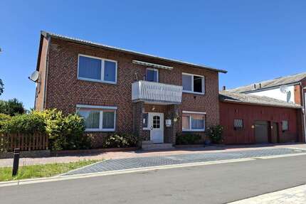 Haus zum Kaufen in Wahrenholz 249.000,00 € 245 m²