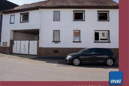 Hofreite: Wohnhaus mit Torhaus, große Scheune und weitere Nebengebäude. Käuferprovisionsfrei! - Nidda Borsdorf