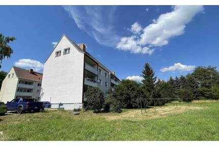 Naundorf, OT Hof...unverbauter Blick ins Grüne auf Kirche!
