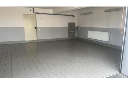 Gewerberaum ca. 50 m ² - 350,00&nbsp;EUR Kaltmiete, ca.&nbsp; 50,00&nbsp;m&sup2; in Wallersdorf (PLZ: 94522)